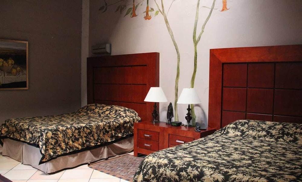 La Casa Del Atrio Hotel Querétaro Buitenkant foto